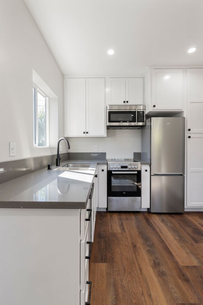 Building Photo - Culver City Rental -  Detached Studio with...