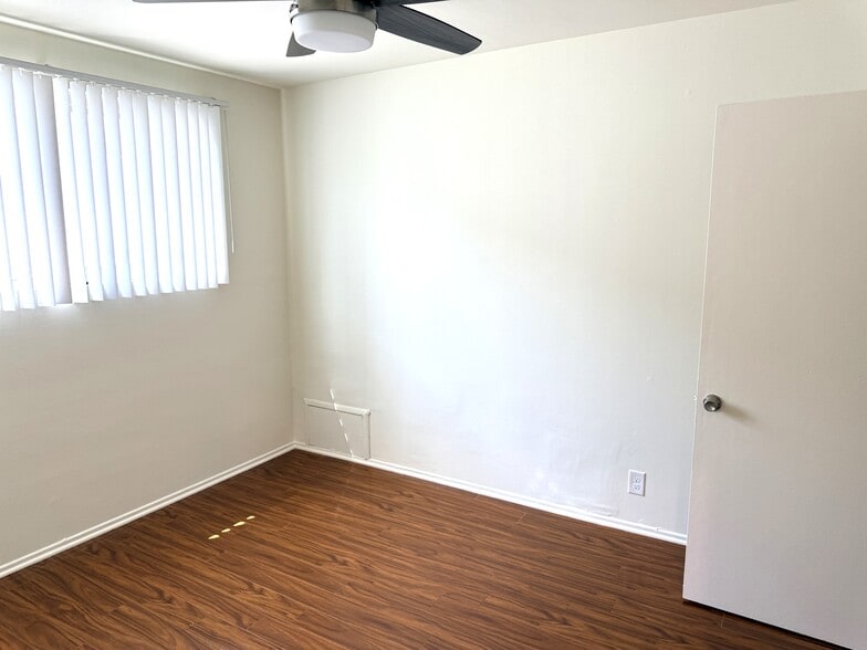 2nd BR - 4445 Murietta Ave