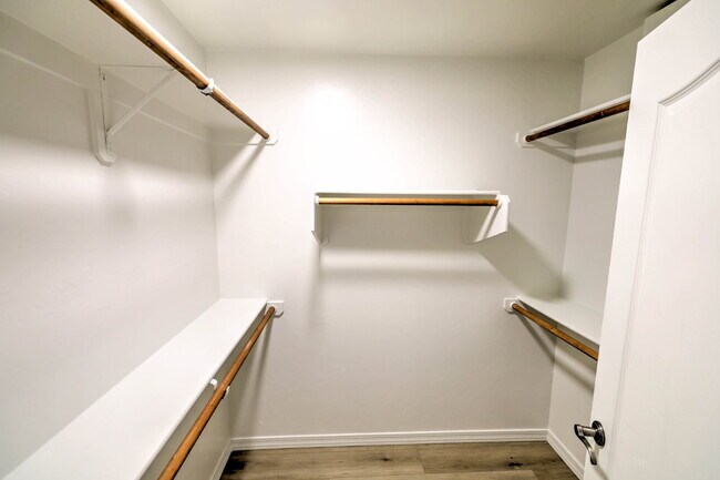 Building Photo - Newly remodeled 4 Bedroom in gated community!