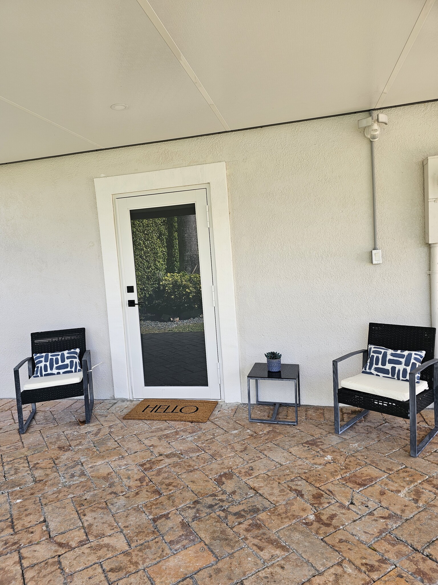 Studio Efficiency Entrance - 17451 NW 52nd Pl