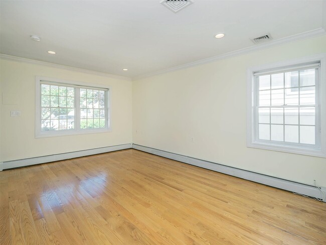 Building Photo - 30 Edgewood Rd