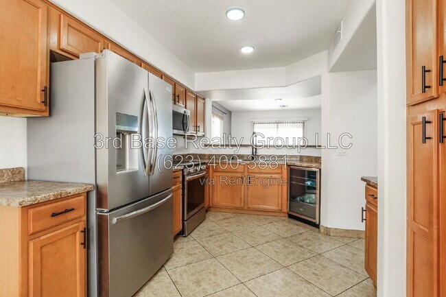 Building Photo - 13829 W Rovey Ave