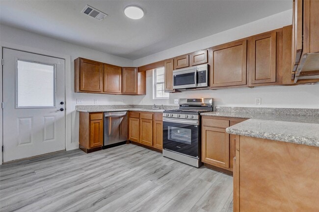 Building Photo - 8505 Denby St