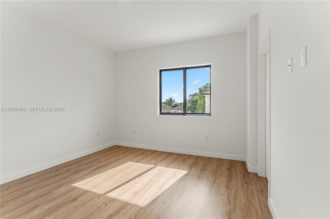 Building Photo - 412 SW 1st St