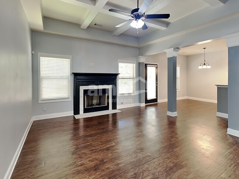 Building Photo - 2575 Dolostone Way