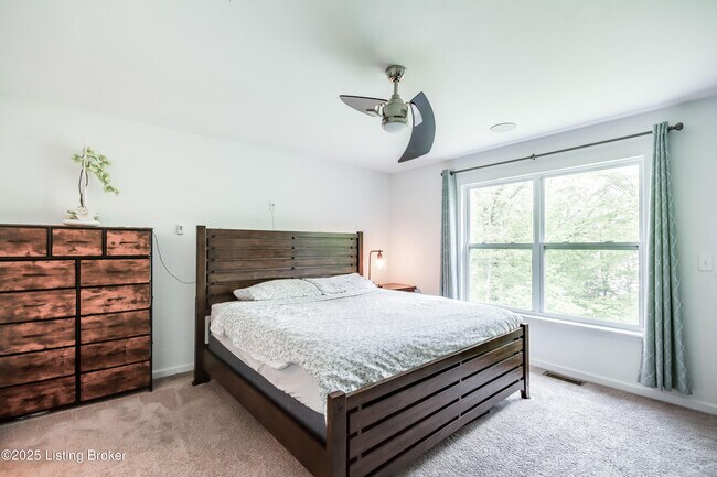 Building Photo - 1041 Autumn Crest Ln