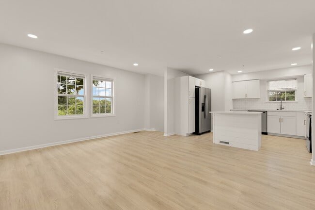 Building Photo - 6214 Kolb St