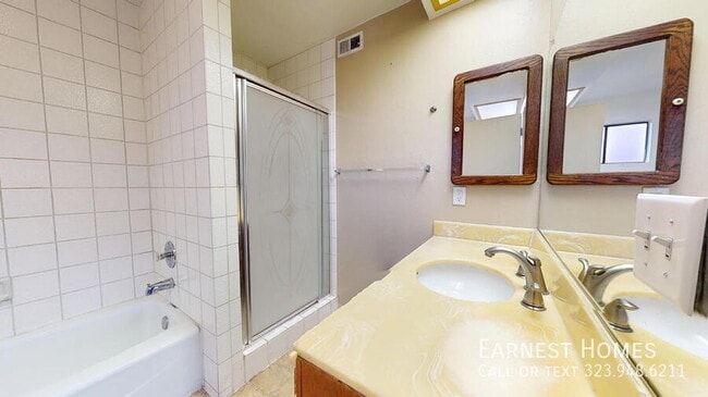 Building Photo - 7231 Balboa Blvd