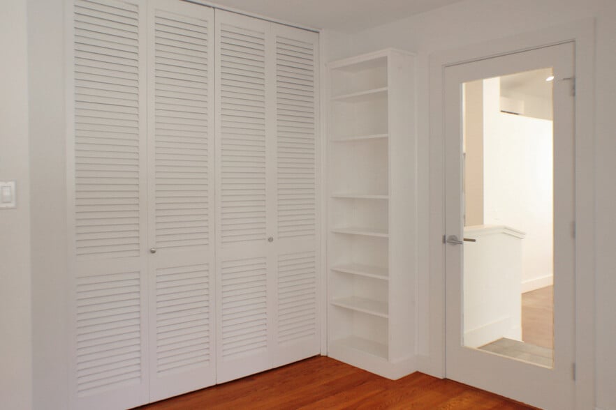 Building Photo - 21 Woodbury Rd