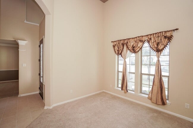 Building Photo - 215 Promenade Estates Ln