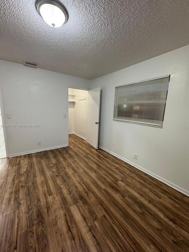 Building Photo - 1746 3rd Ave N