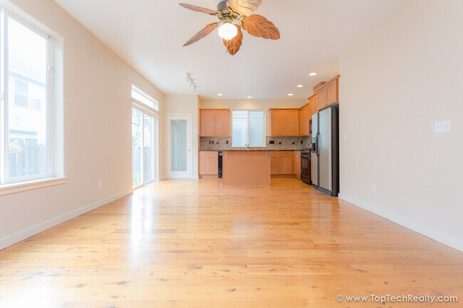 Building Photo - 182 NW 209th Ave