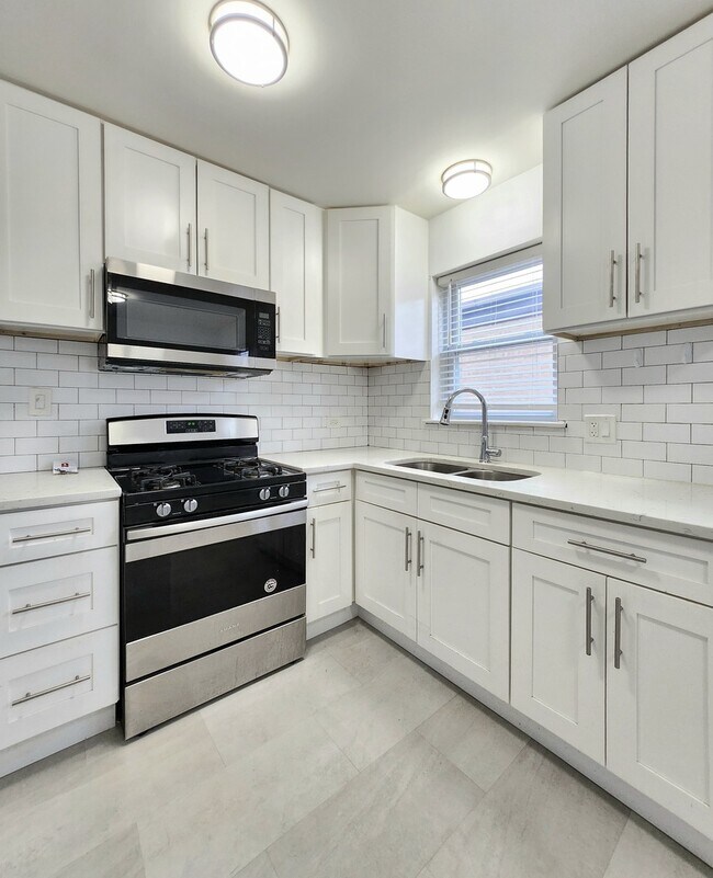 Building Photo - 4904 N Harlem Ave