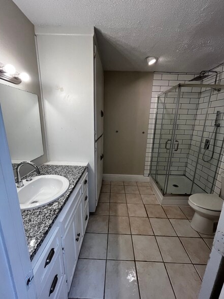 Building Photo - 40 Colony Ridge Pl