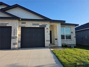 Building Photo - 3805 Sugar Hackberry Trl