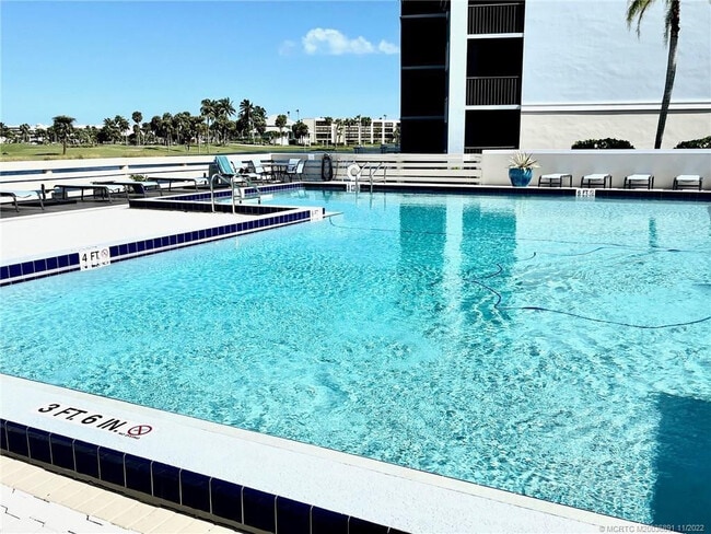 Building Photo - 40 NE Plantation Rd