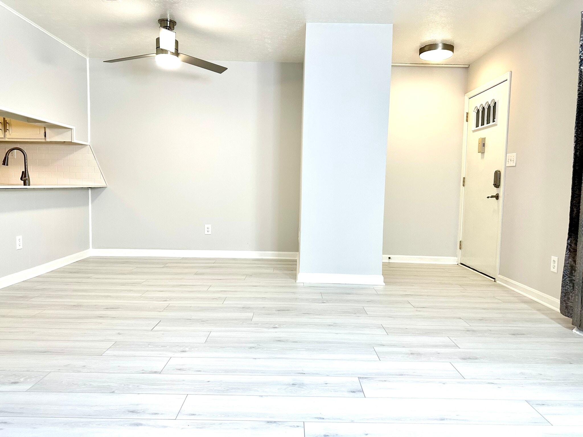Building Photo - 124 S Sherrin Ave