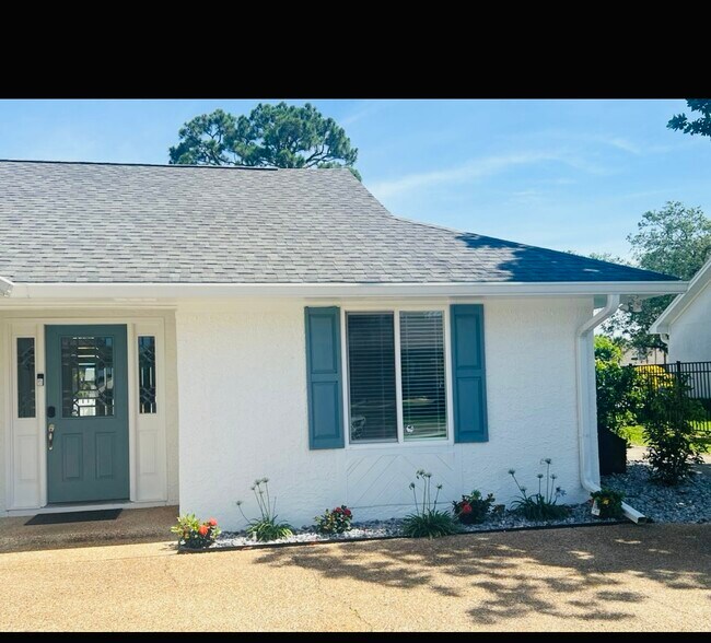 Building Photo - 318 Wahoo Rd