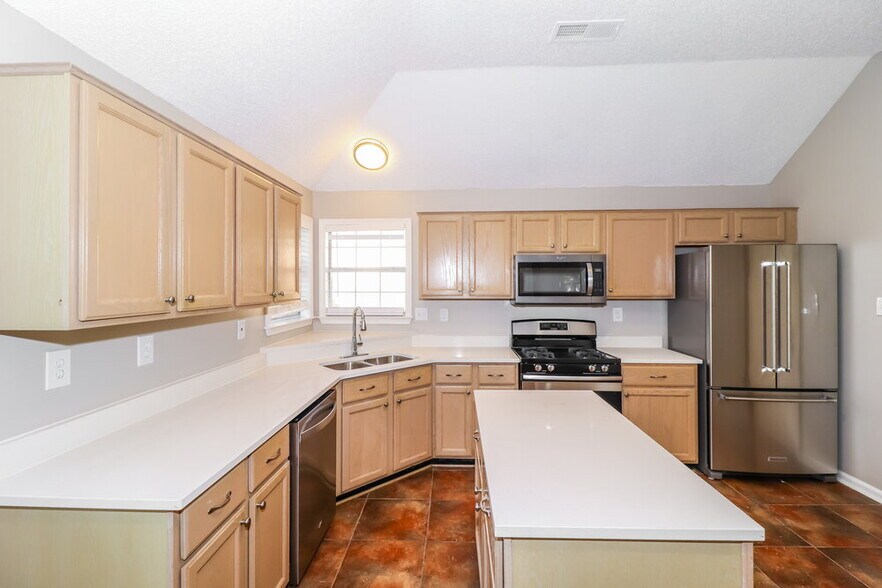 Building Photo - 8648 Tropicana Dr N