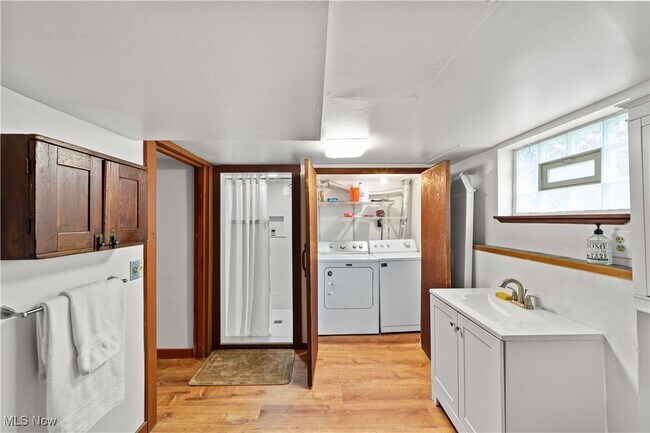 Building Photo - 19 4th