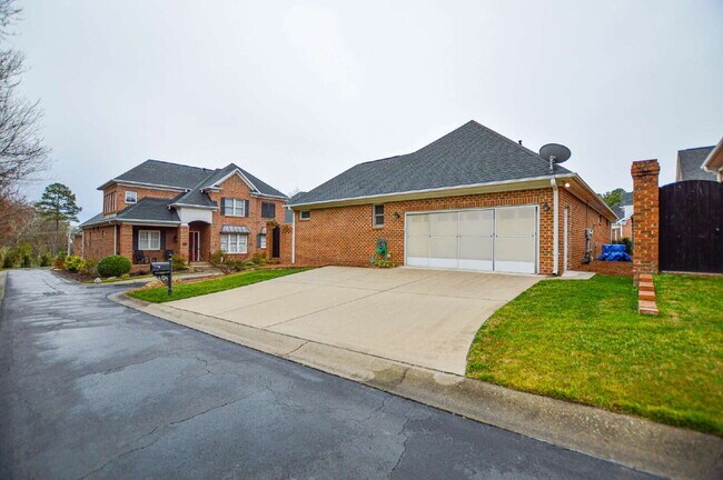 Building Photo - 986 Blakeley Walk