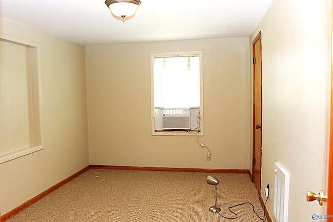 Building Photo - 152 Clutts Rd