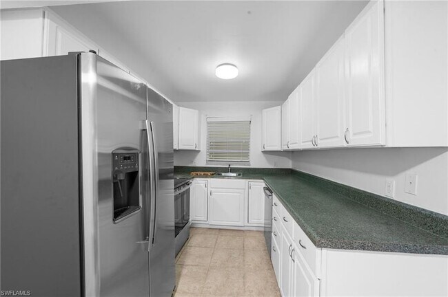 Building Photo - 4290 Gulfstream Dr