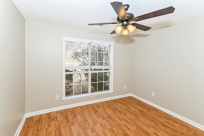 Building Photo - 1236 Biloxi St