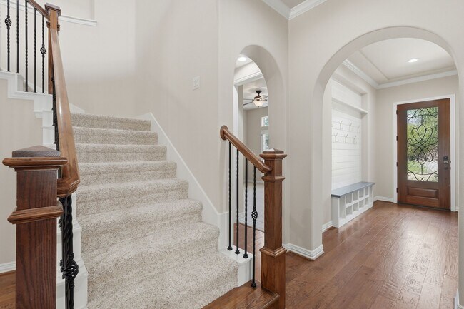 Building Photo - 126 E Cove View Trail