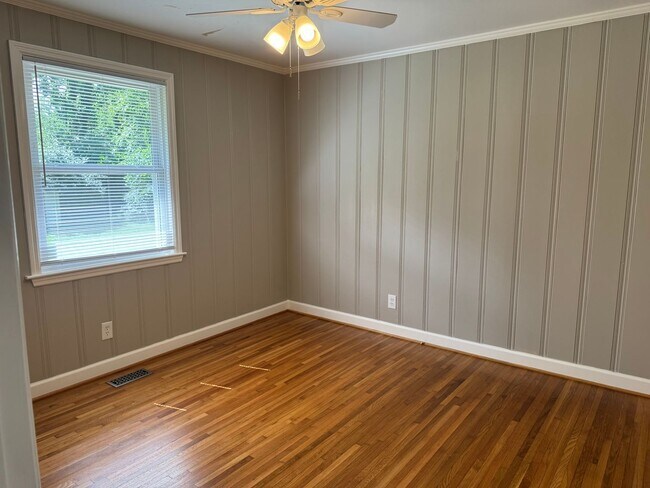 Building Photo - Fabulous Crieve Hall 4BR, 3BA Home