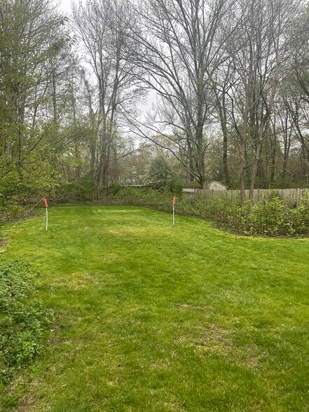 Large Yard - 74 Forest St