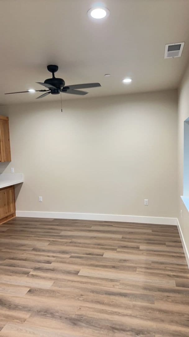 Building Photo - 101 E Lindo Ave