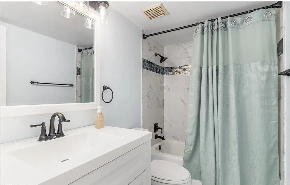 Building Photo - 5625 Trailwinds Dr