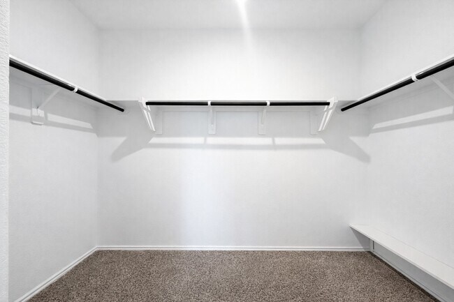 Building Photo - 1739 Royal Rim Dr