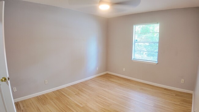 Building Photo - 21 Kandlewood Dr