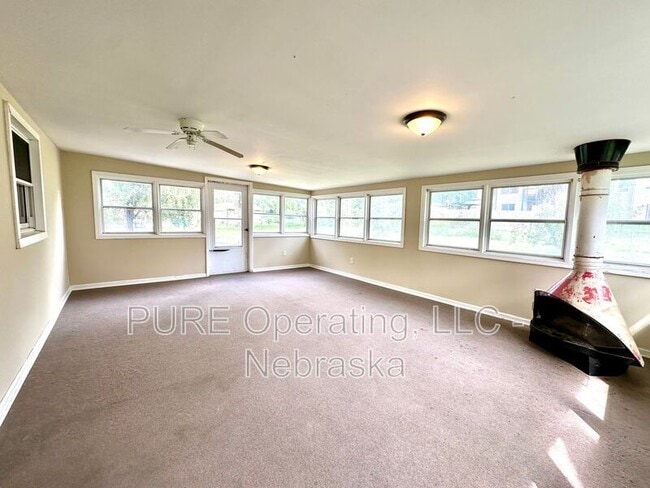 Building Photo - 5851 S 51st St