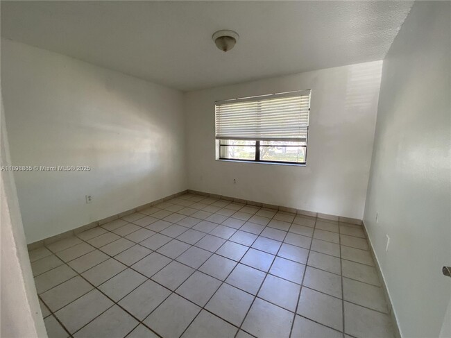 Building Photo - 11123 SW 132nd Ct