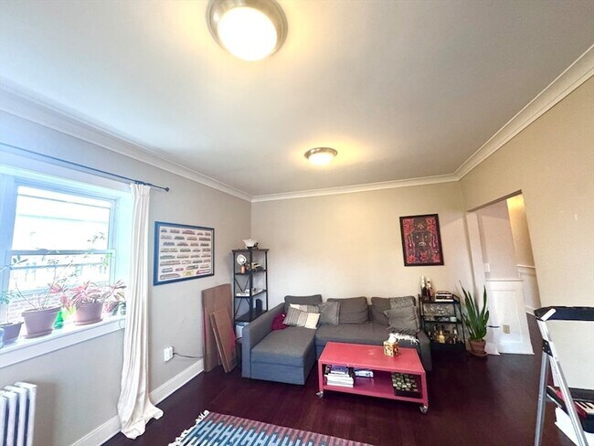 Building Photo - 1834 Beacon St