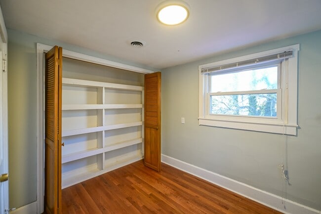 Building Photo - 29 N Shafer St