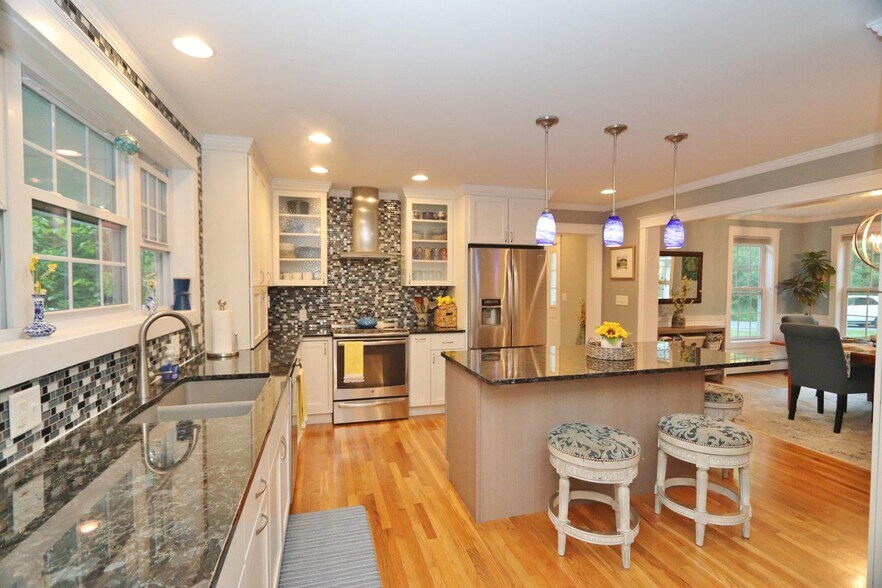 Building Photo - 46 Frances Dr