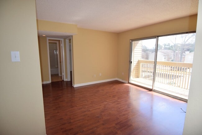 Building Photo - 6747 Quail Hollow Ct