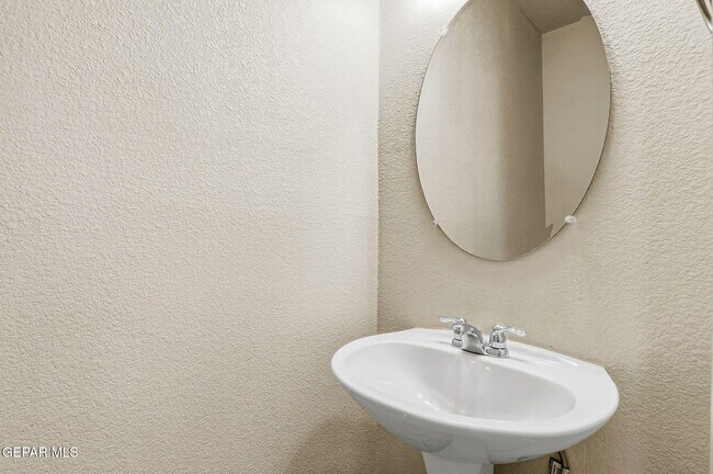 Building Photo - 3144 Hidden Creek Dr