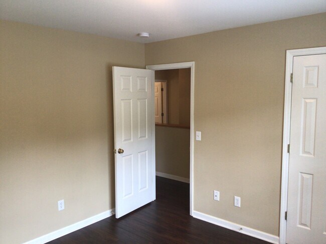 Building Photo - 423 Harvest Pine Road