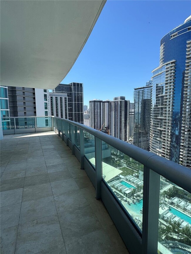 Building Photo - 900 Biscayne Blvd