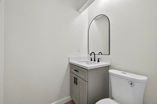 Building Photo - 15415 Swan Creek Dr