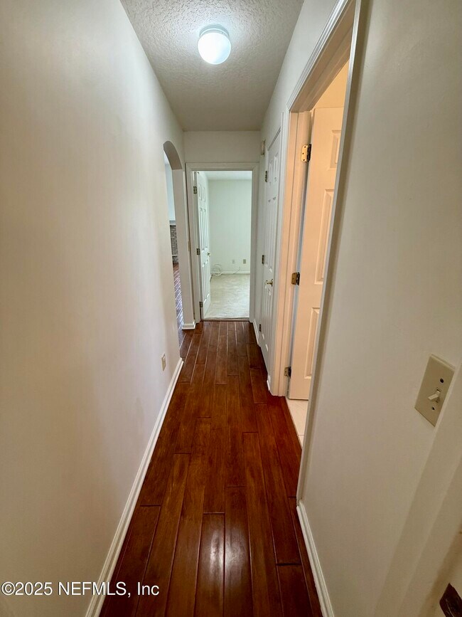 Building Photo - 13056 Clearbrook Ct