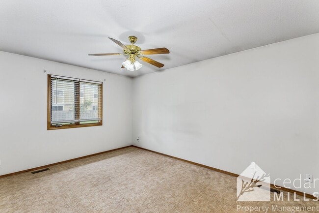 Building Photo - 3 Bed 3 Bath at Douglas and Maize!