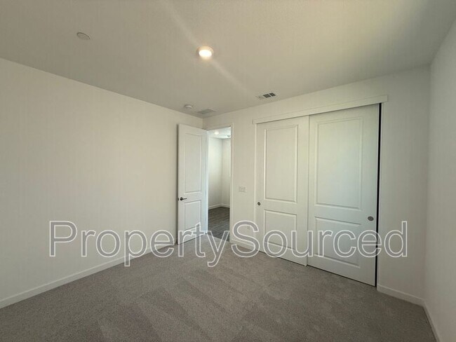 Building Photo - 1788 Shingle Ave