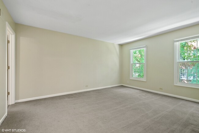 Building Photo - 520 Shorely Dr