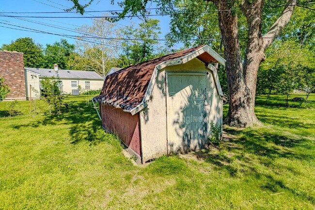 Building Photo - 2310 Sequoya Dr